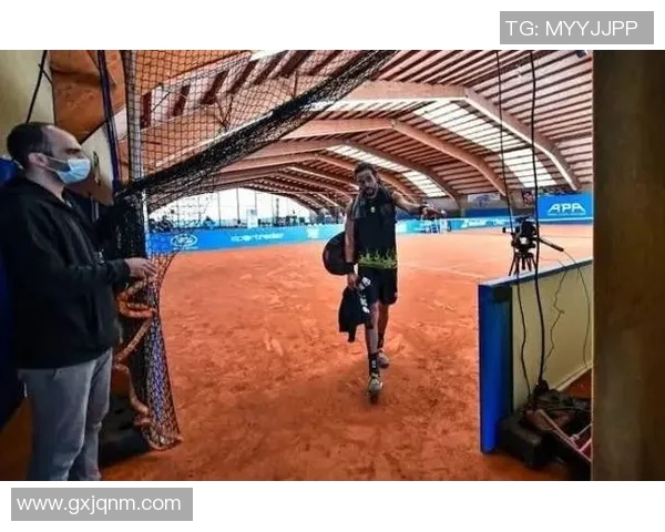 南京网球队状态引发热议球迷对表现与战术产生分歧